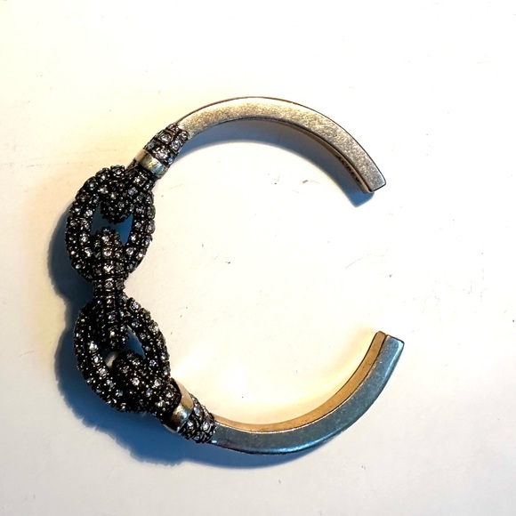 J Crew Never Worn Crystal and Gold 5-Ring Cuff Bracelet! 💎 - Picture 5 of 8